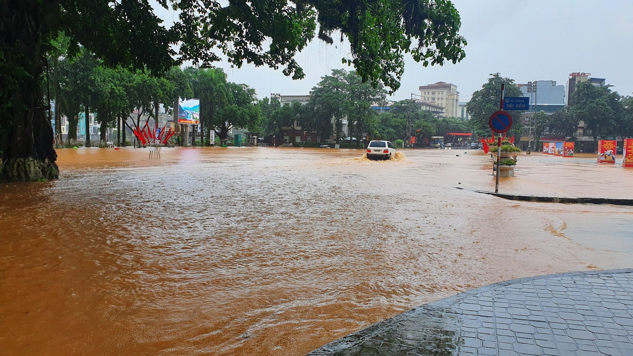 ngap ung o thanh pho Ha Giang anh 6