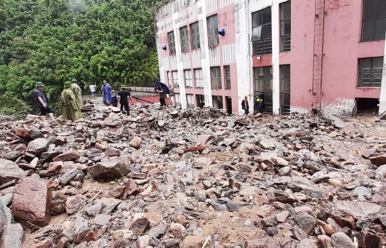 Nha may thuy dien 2.000 ty o Ha Giang bi dat da vui lap hinh anh