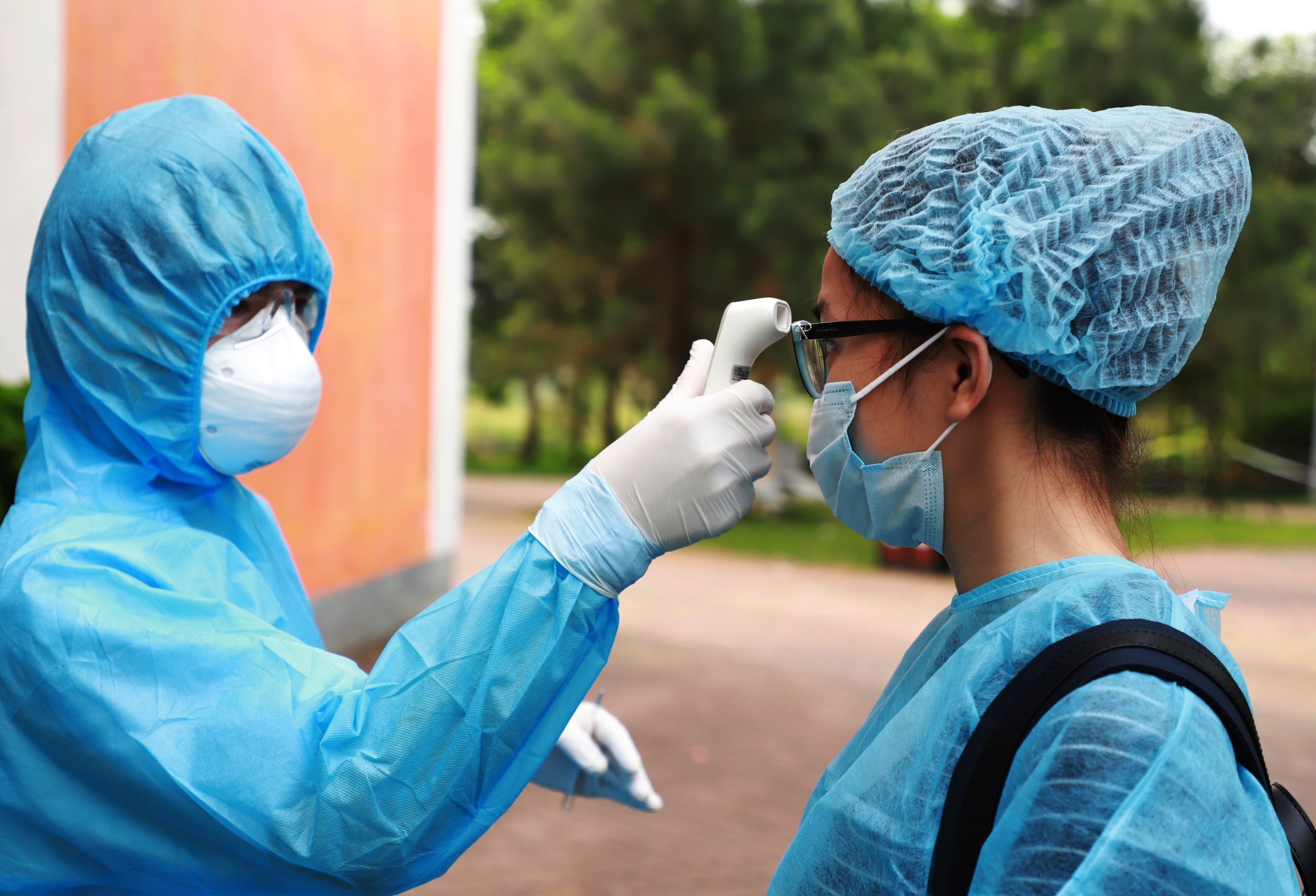 Nhieu tinh, thanh yeu cau cach ly nguoi den tu Da Nang 14 ngay hinh anh