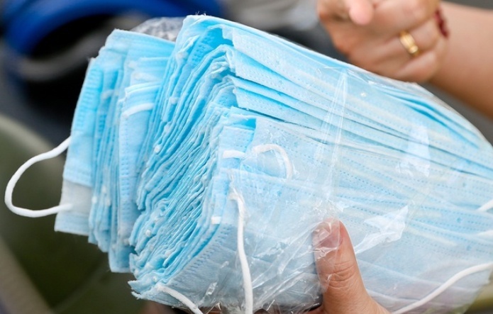 Lua ban khau trang qua mang xa hoi hinh anh