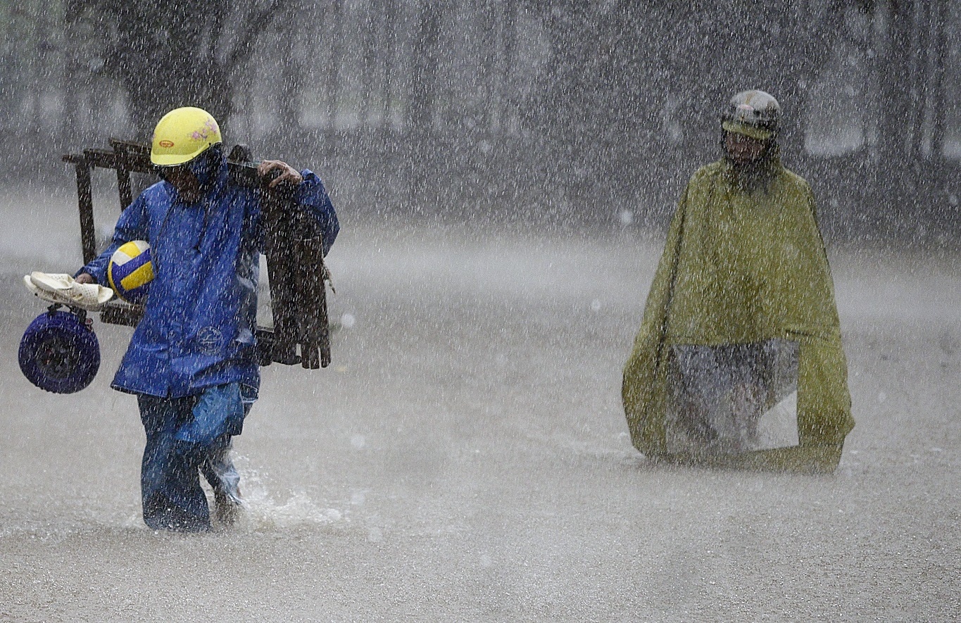 Khan truong len phuong an ung pho voi mua bao sap do bo hinh anh
