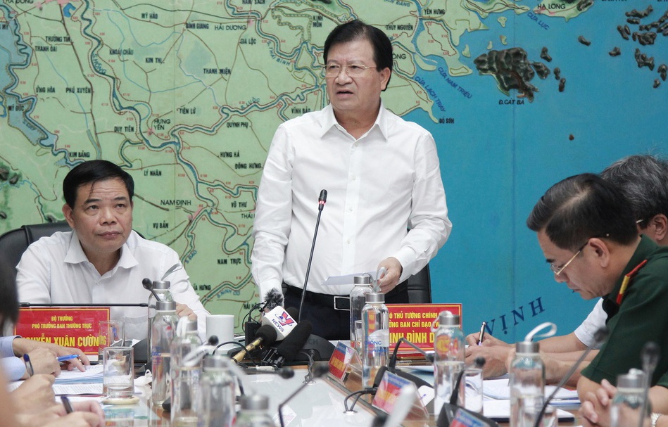 Bao co the do bo Nam Dinh - Thanh Hoa vao chieu 2/8 hinh anh