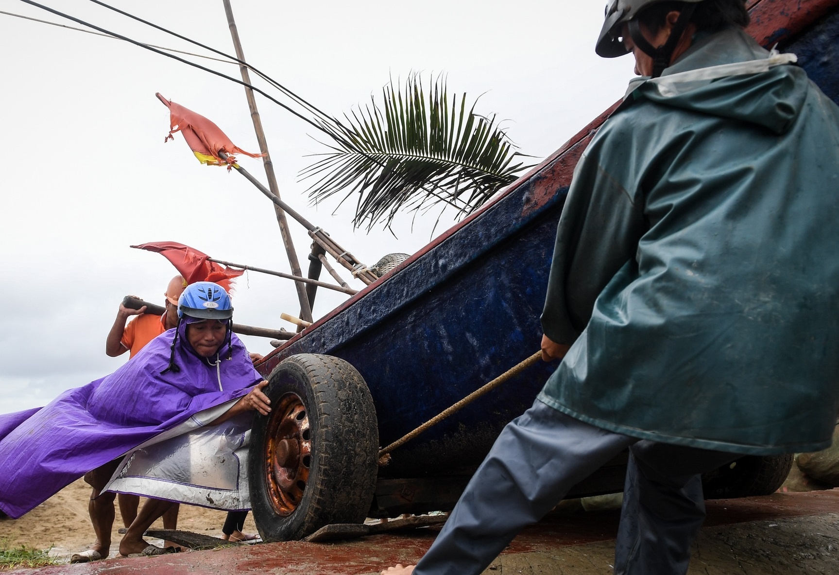 2 nguoi chet, hang nghin hecta lua ngap sau bao so 2 hinh anh