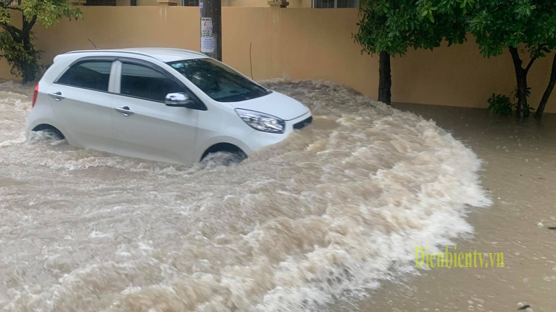 ngap lut sau mua lon o Dien Bien anh 2