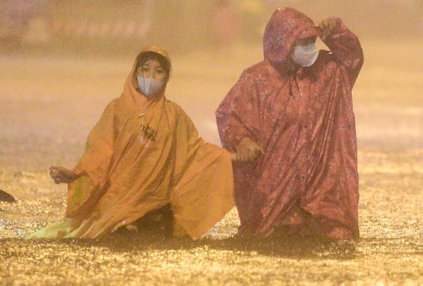 Mien Bac mua lon lien tuc 3 ngay toi hinh anh