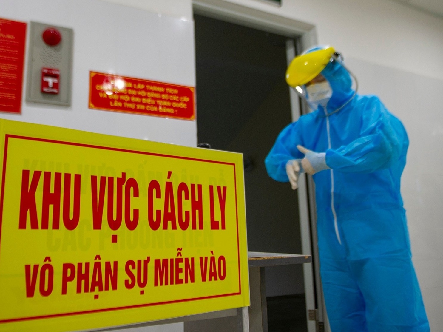 De nghi xem xet cong tac phong dich Covid-19 o Hai Duong hinh anh