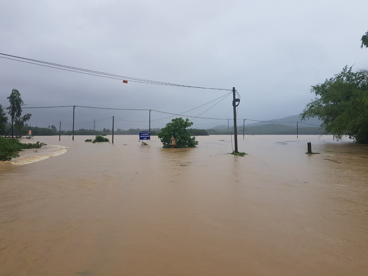 pho co Hoi An ngap trong bien nuoc anh 2