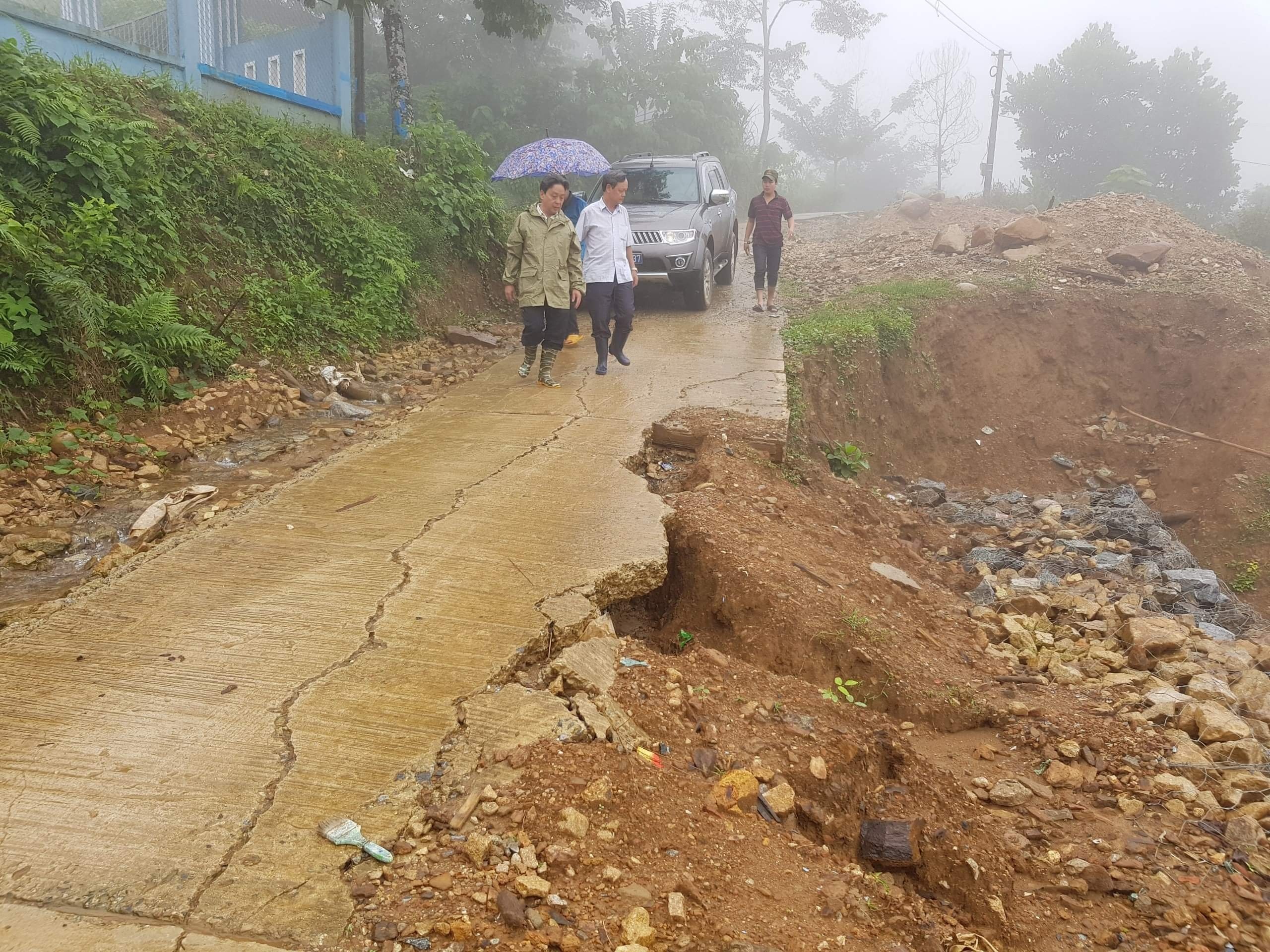 mua lu lich su o mien Trung anh 1