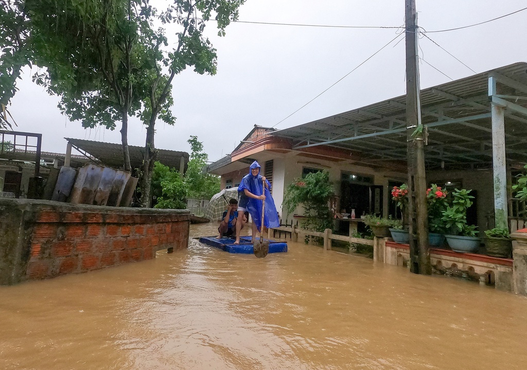mua lon keo dai 10 ngay o mien Trung anh 1
