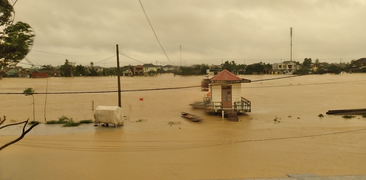 mua lu lich su o mien Trung anh 1