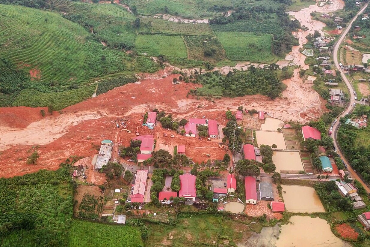 Khu vuc sat lo vui lap 22 chien si cua Doan 337 hinh anh