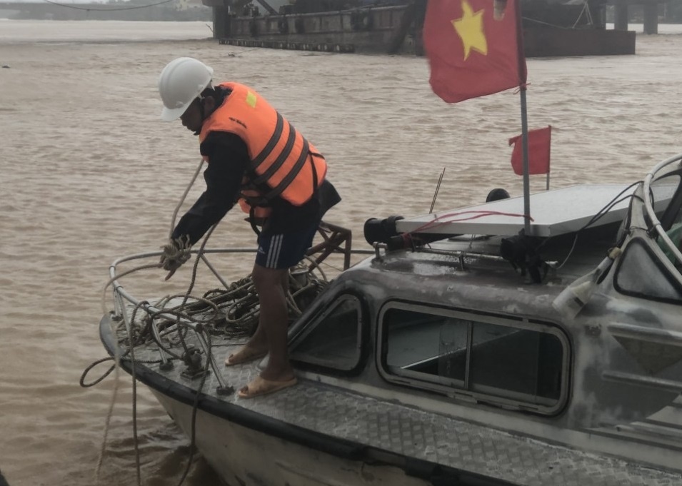 Nhung nguoi do lu lich su hinh anh