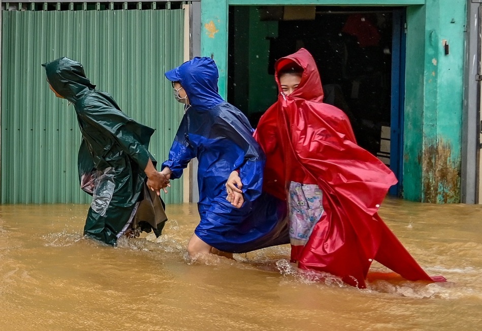 Nghe An den Quang Binh con hung chiu mua lon hinh anh