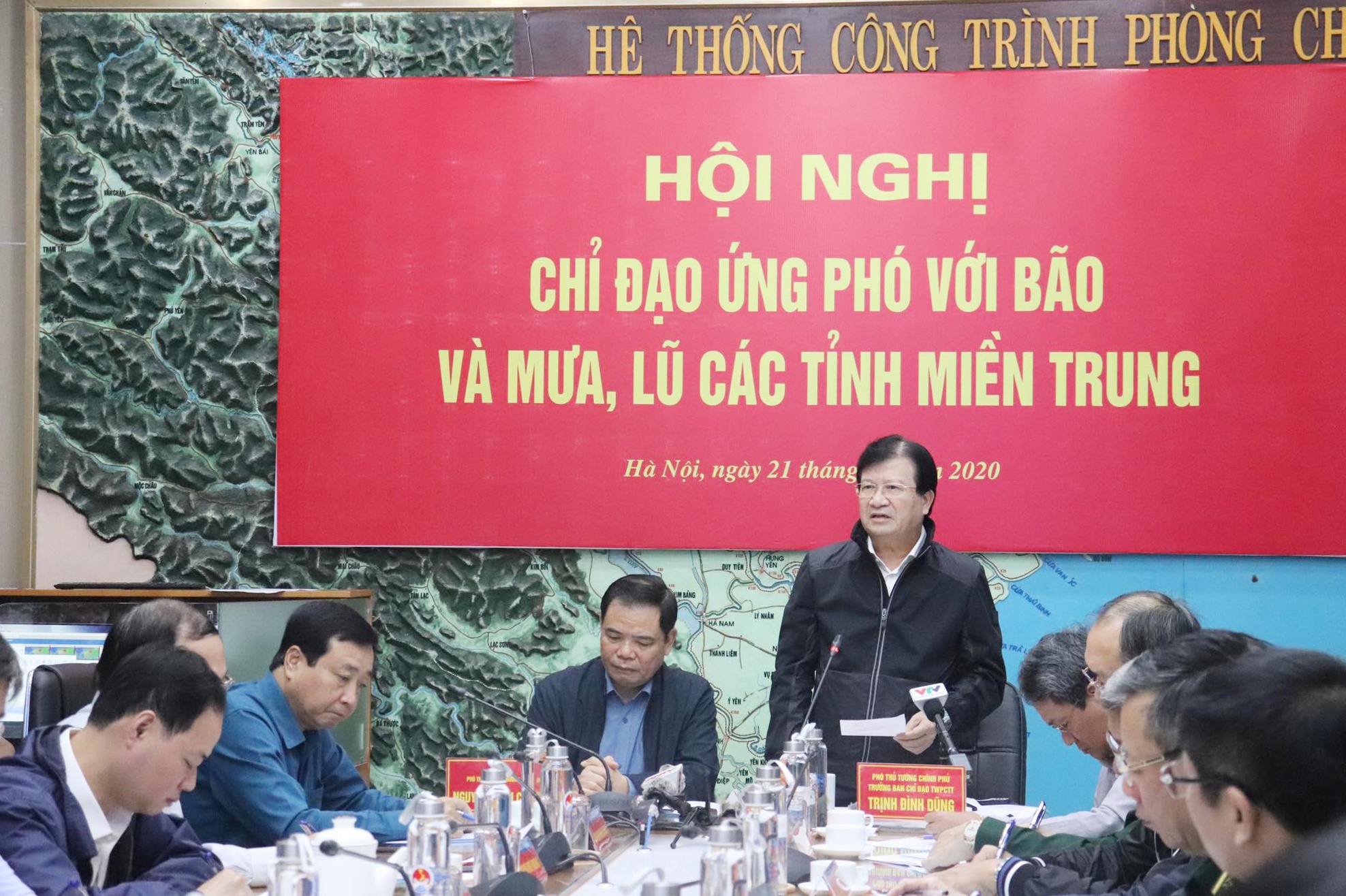 Pho thu tuong yeu cau cuu tro cho mien Trung anh 1