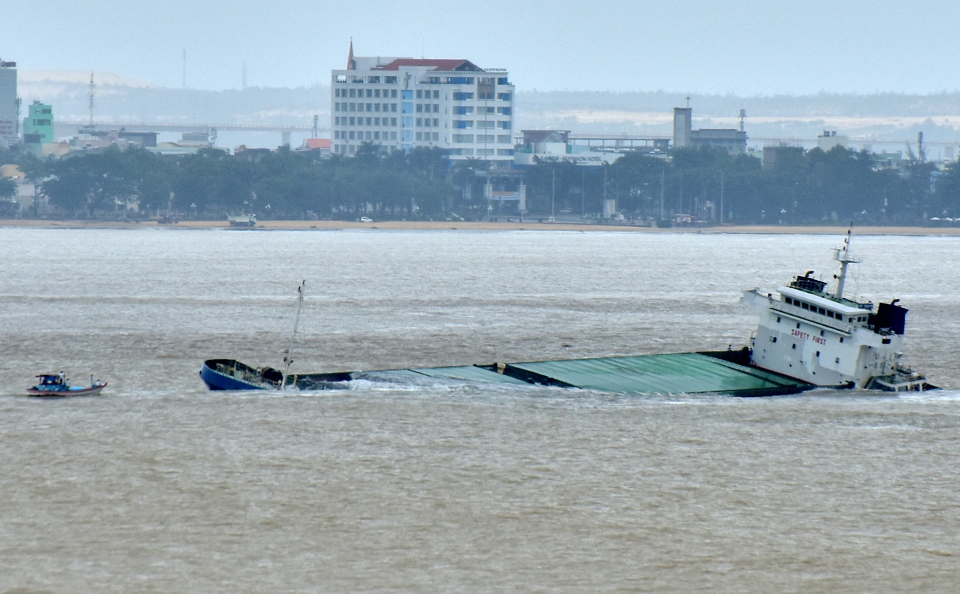 Bao so 9 co the giat sap nha cap 4, danh chim tau lon hinh anh