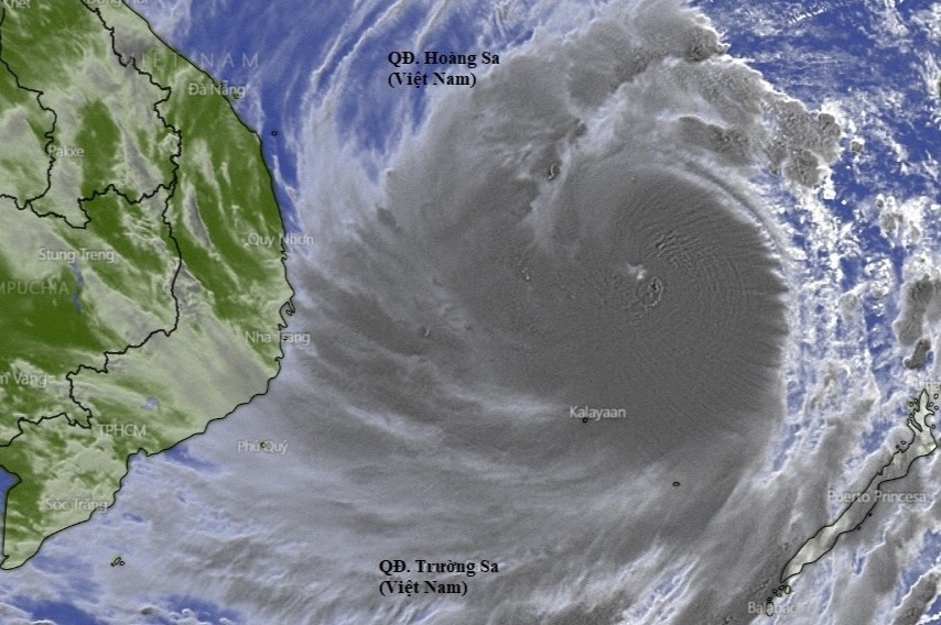 Bao so 9 co the manh cap 14 khi ap sat dat lien hinh anh