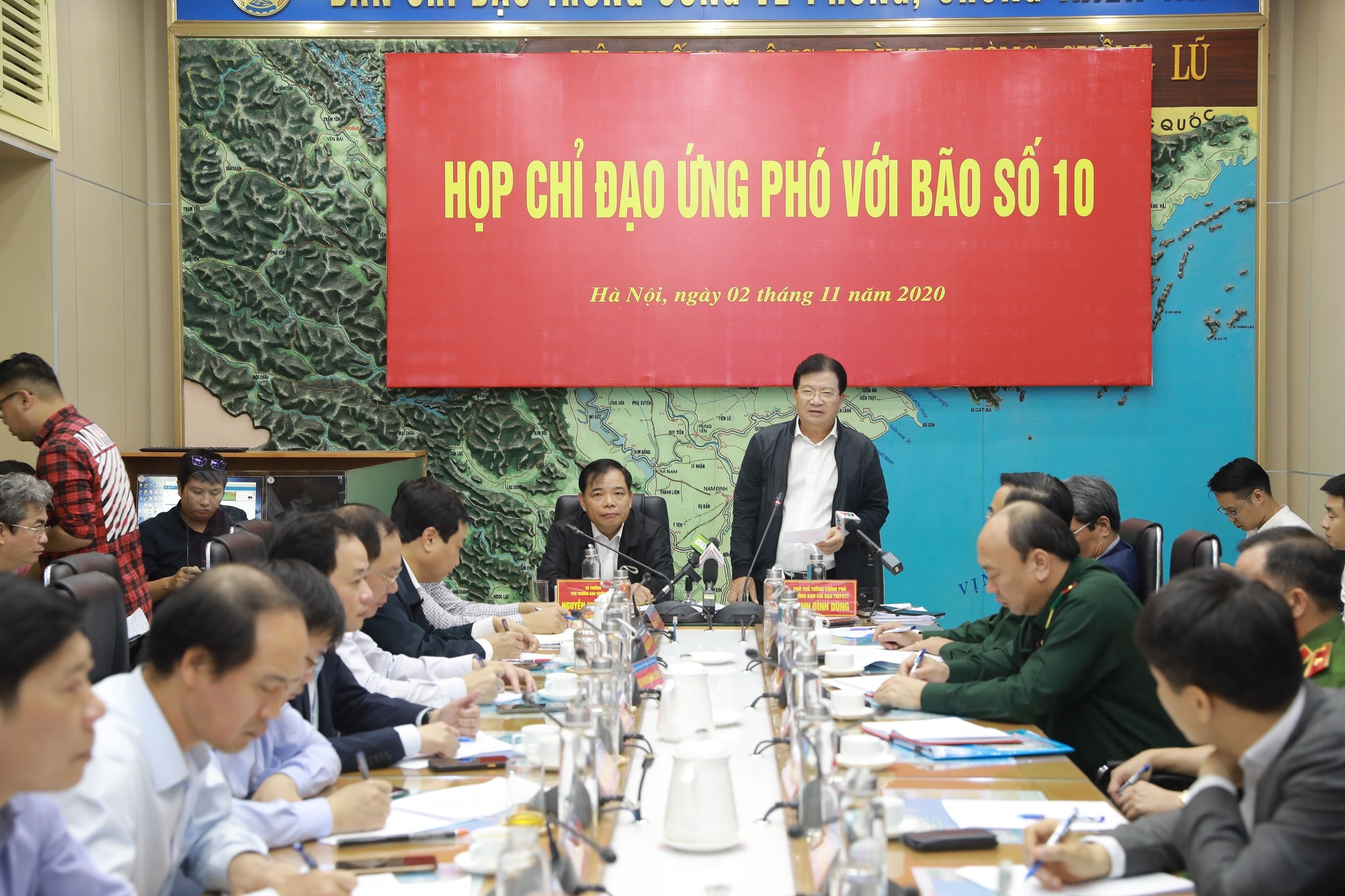 bao so 10 gay mua lon cho mien Trung anh 2