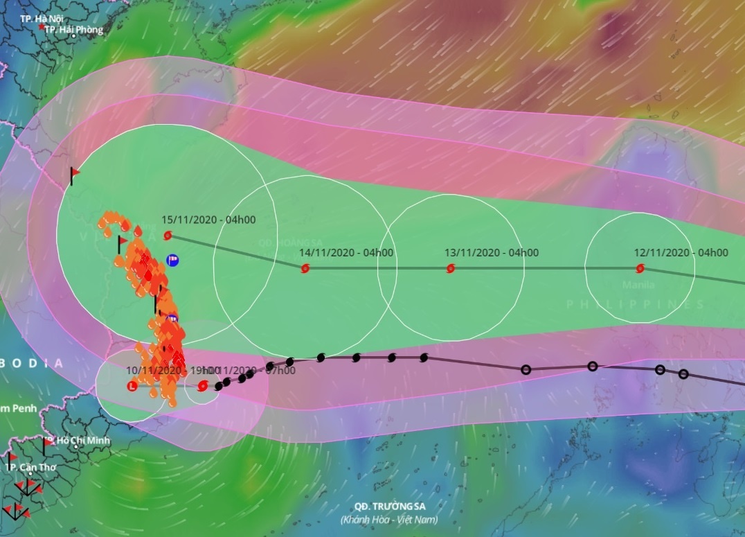 Bao so 12 suy yeu, mien Trung mua rat lon hinh anh