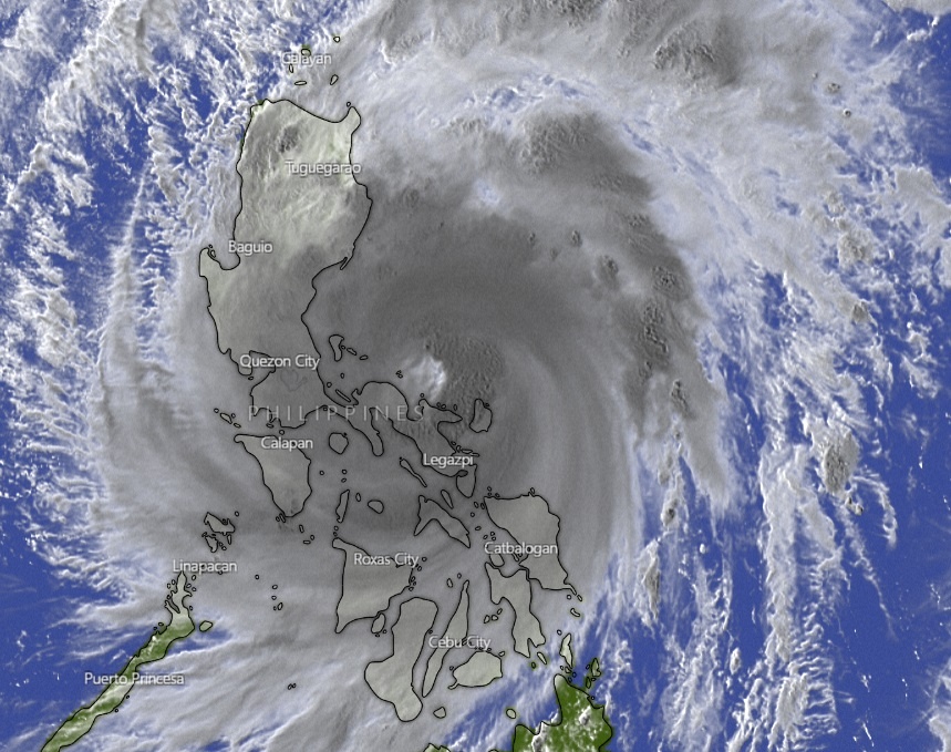 Bao Vamco manh cap 12, ap sat dat lien Philippines hinh anh