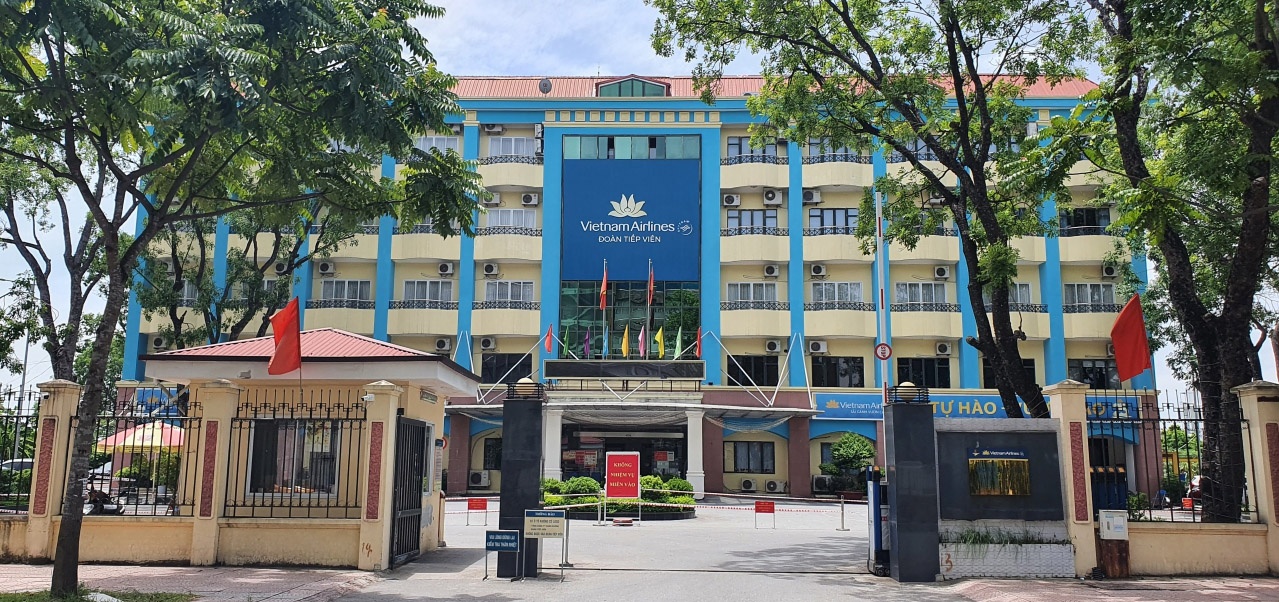 3 tiep vien hang khong vi pham quy dinh ve phong dich anh 1