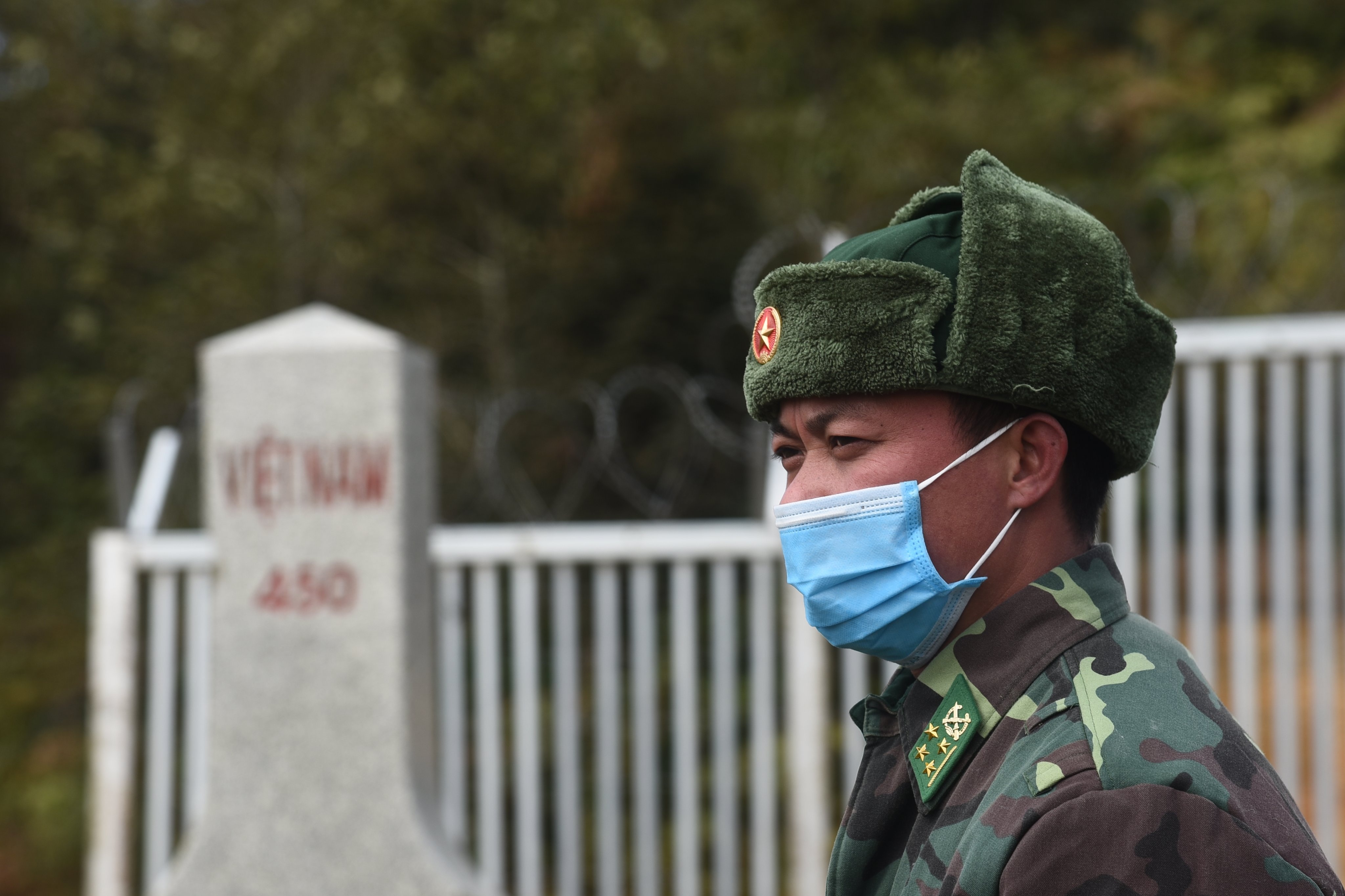 vuot bien trai phep o bien gioi phia bac anh 1