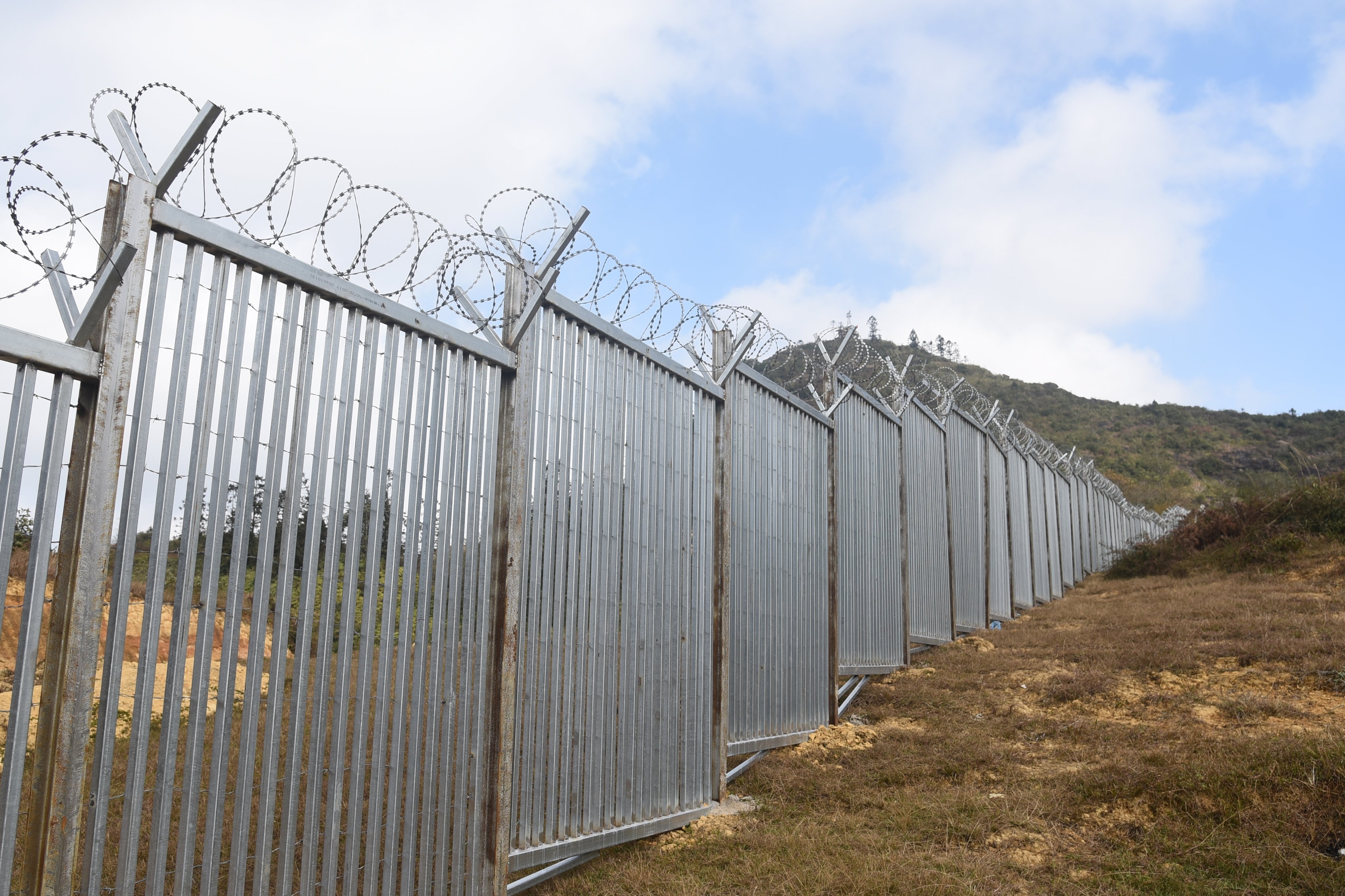 vuot bien trai phep o bien gioi phia bac anh 2