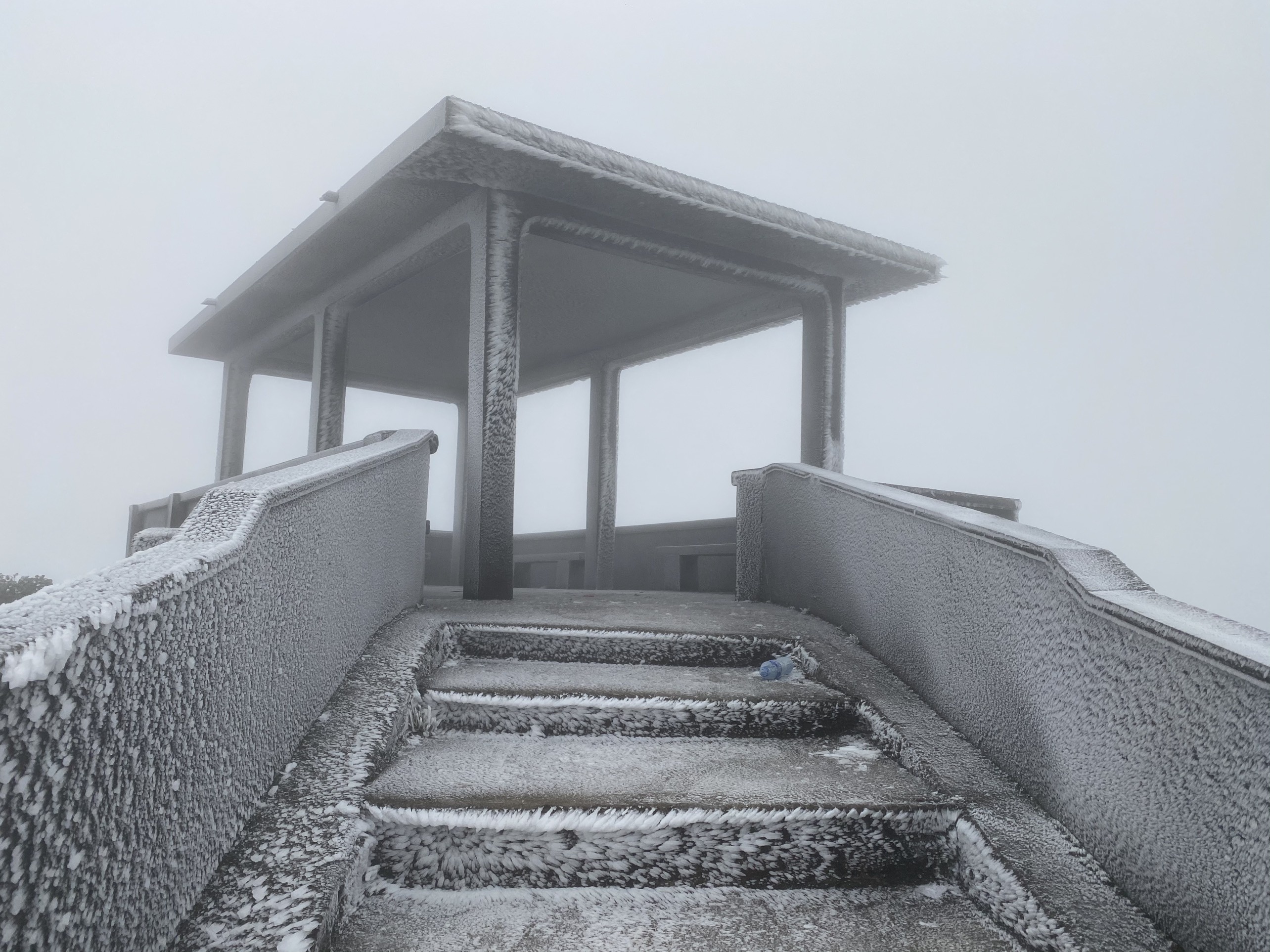 Bang gia phu trang Mau Son hinh anh