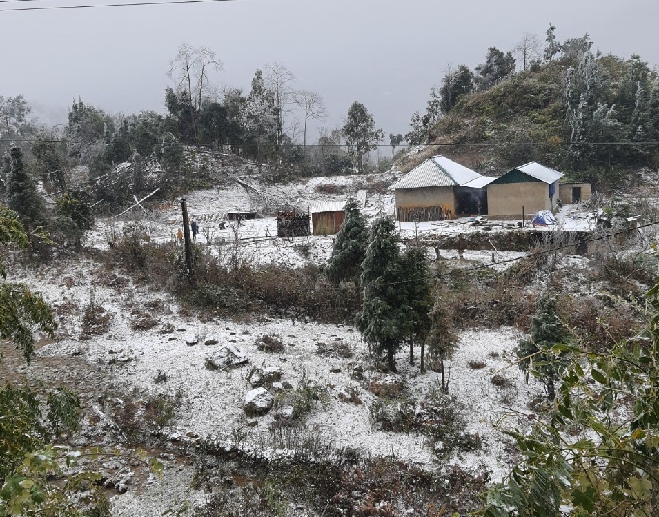 mua tuyet roi o Y Ty va Lao Cai anh 3