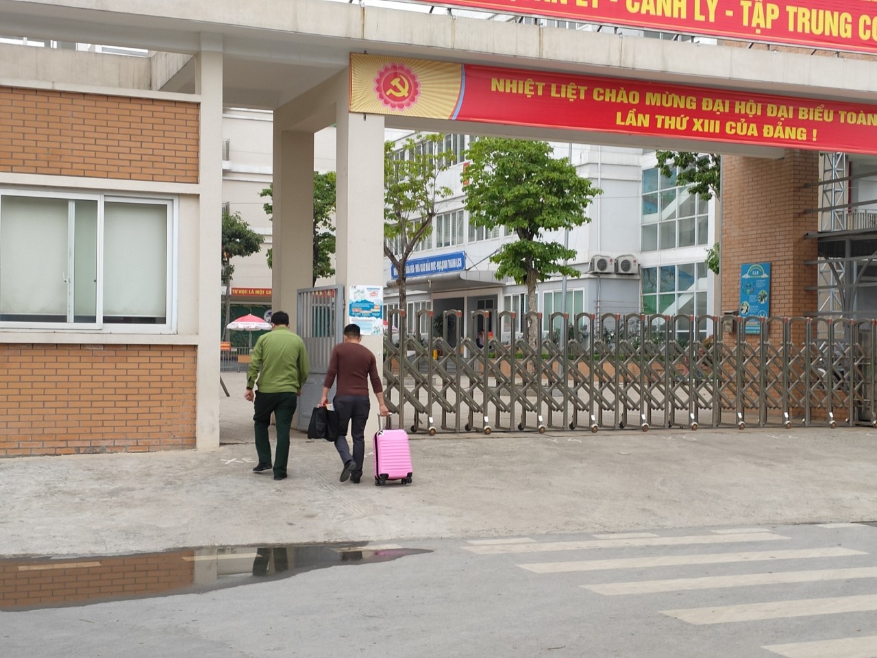 cach ly tap trung o truong Tieu hoc Xuan Phuong anh 3