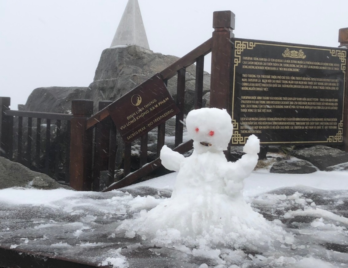 Tuyet roi tren dinh Fansipan dip can Tet hinh anh