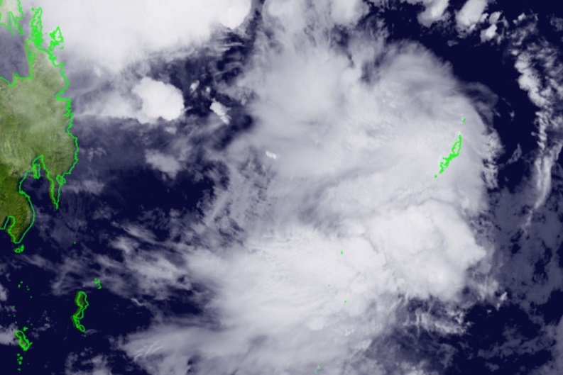 Bao Dujuan giam cap truoc khi vao Bien Dong hinh anh