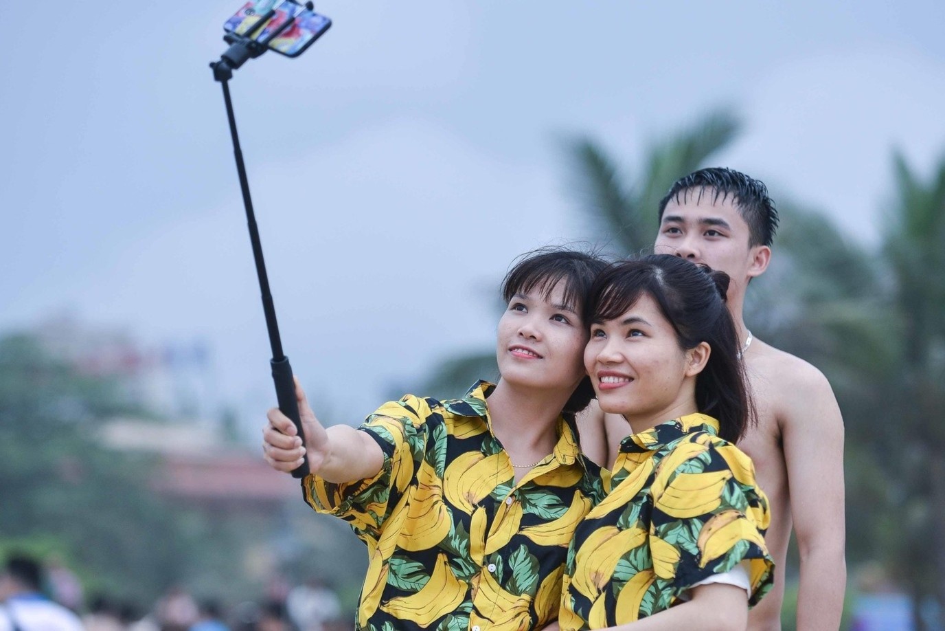 Nguoi dan nghi 4 ngay dip 30/4-1/5 hinh anh