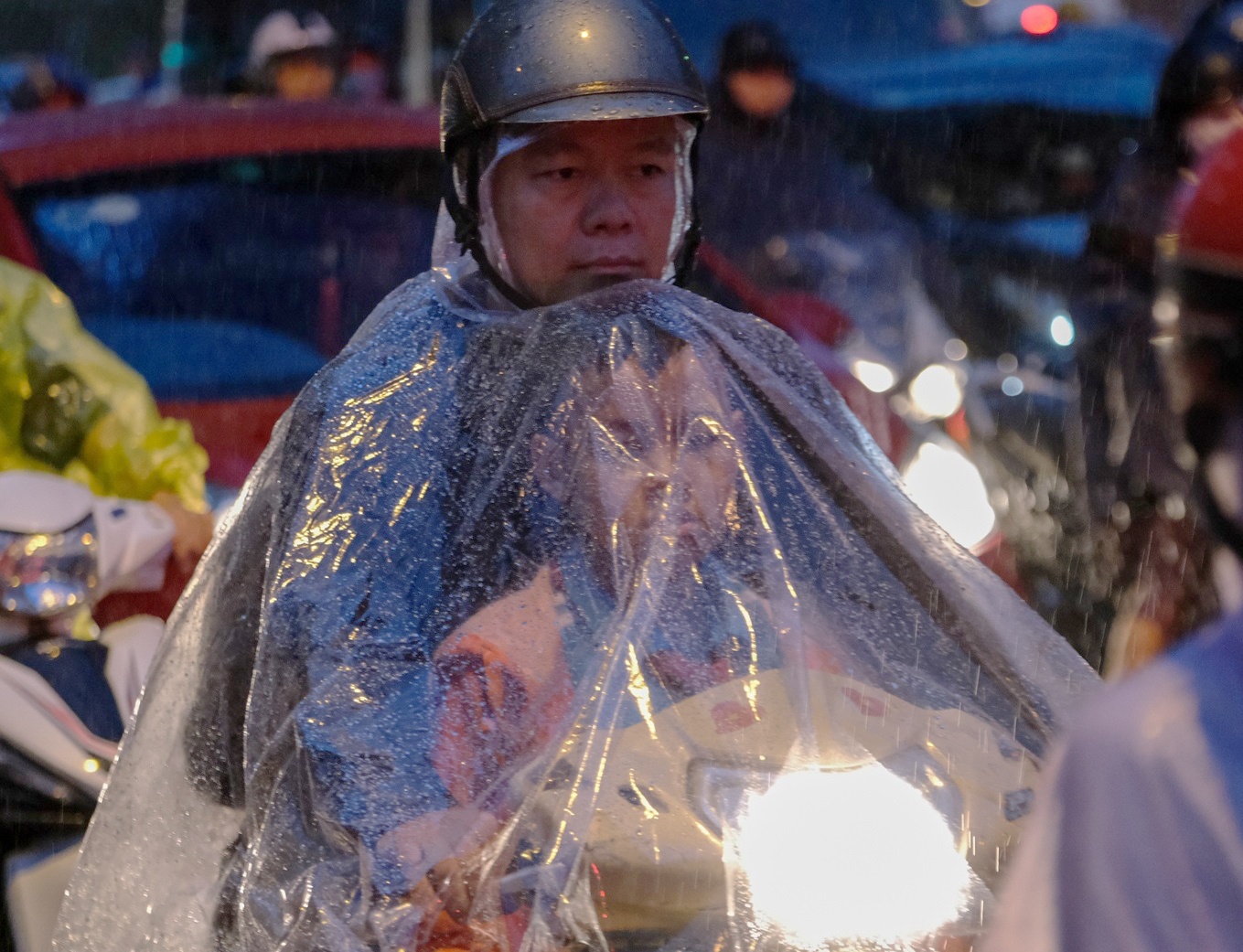 Ha Noi mua lon giua thang 4 hinh anh