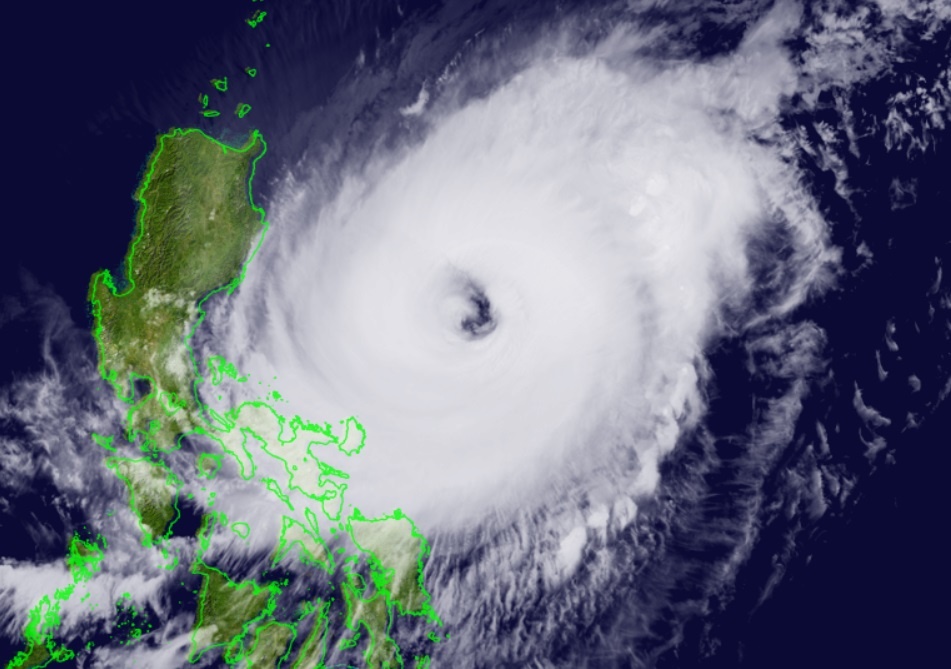 sieu bao Surigae gan Bien Dong anh 2