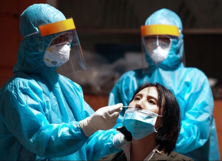 Ha Noi chi dao khan sau 2 ca duong tinh SARS-CoV-2 o khu cong nghiep hinh anh