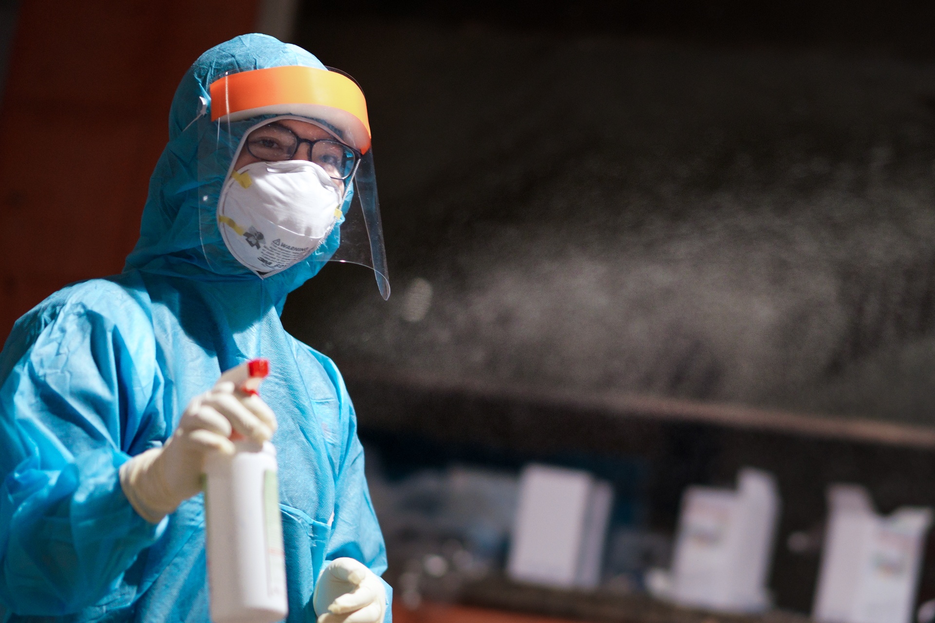 Ca mac Covid-19 tang, nhieu dia phuong ap dung Chi thi 16 hinh anh