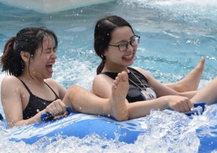 Mien Bac mua lon, sam chop ngay dau nghi le hinh anh