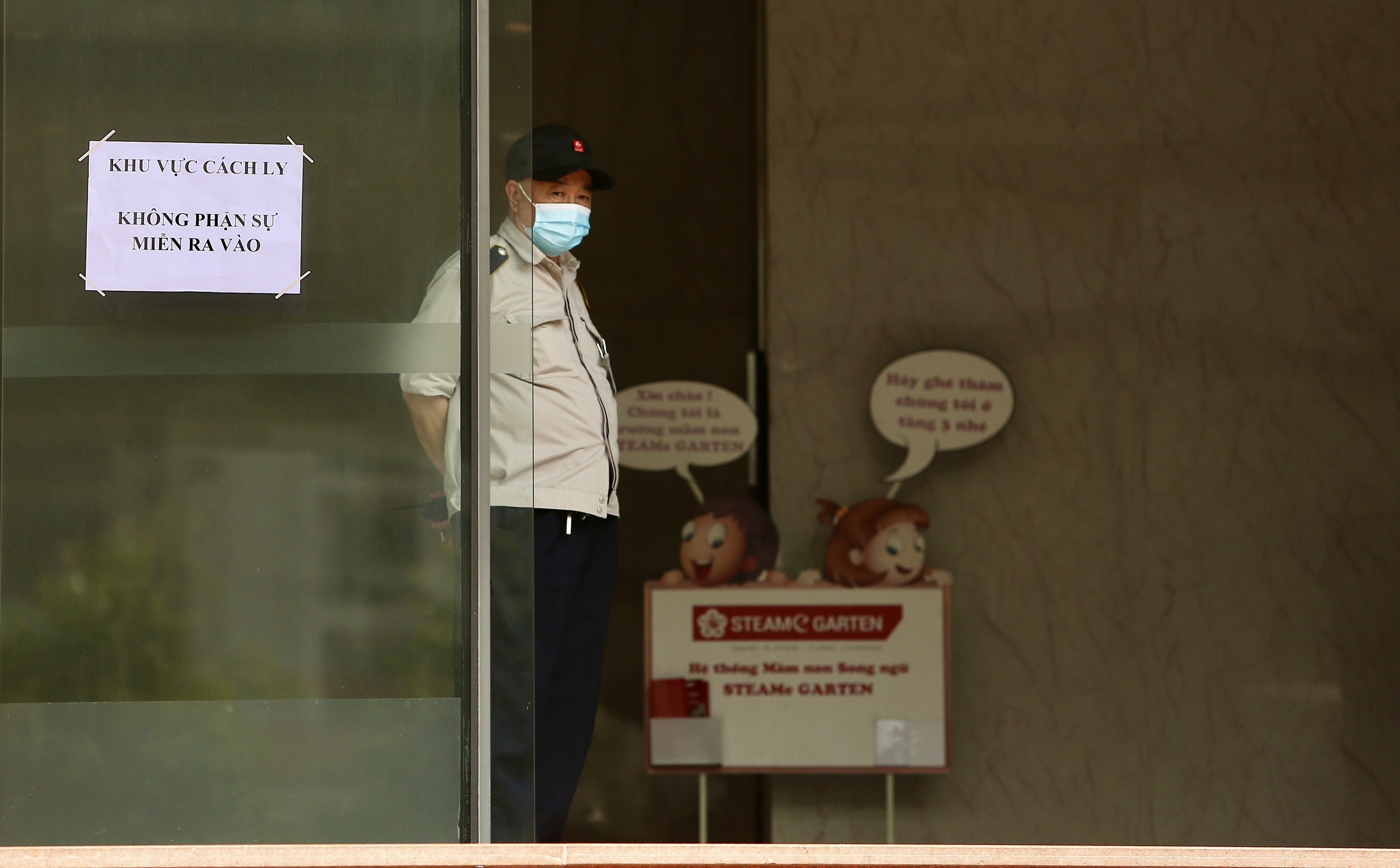 phong toa chung cu co ca mac Covid-19 anh 7