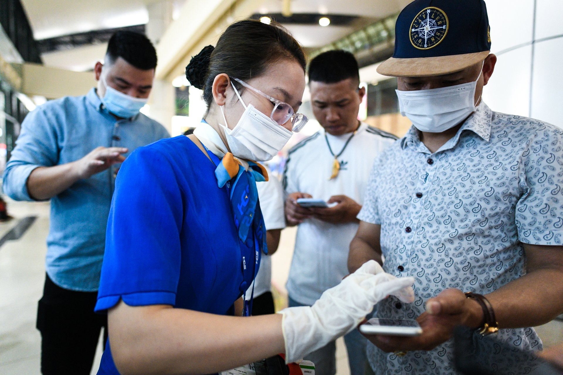 khai bao y te gian doi anh 1