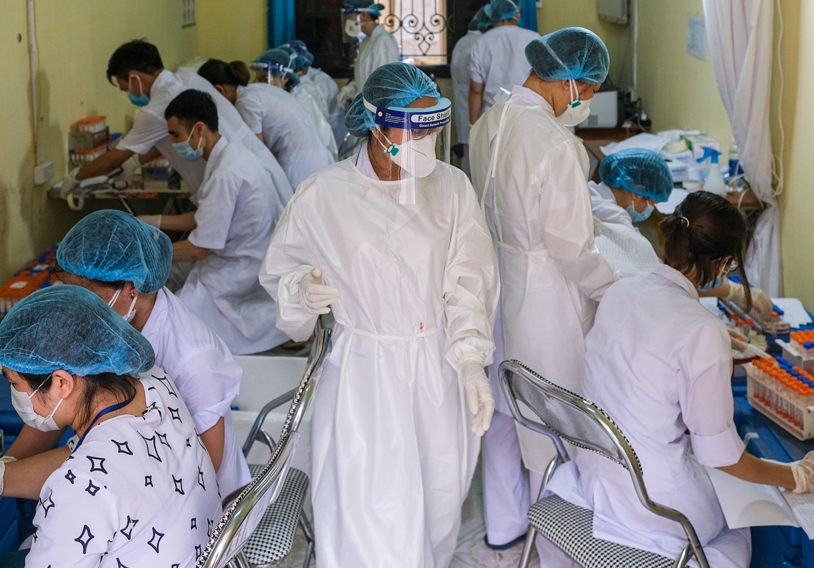 Truy vet duoc hon 4.400 F1 lien quan ca nhiem o KCN Van Trung hinh anh