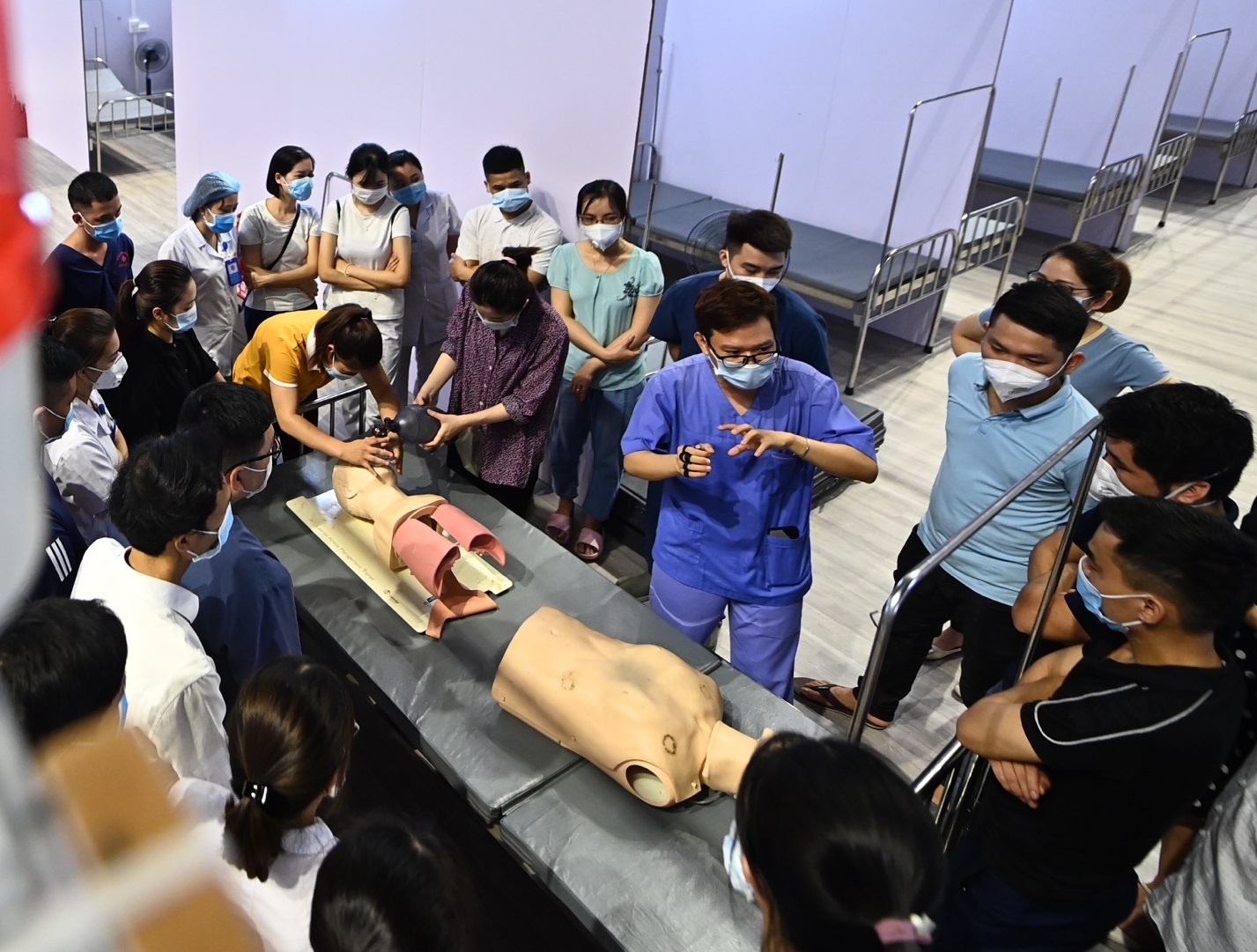 Hon 500 F0 o Bac Giang duoc chuyen den Benh vien da chien so 2 hinh anh