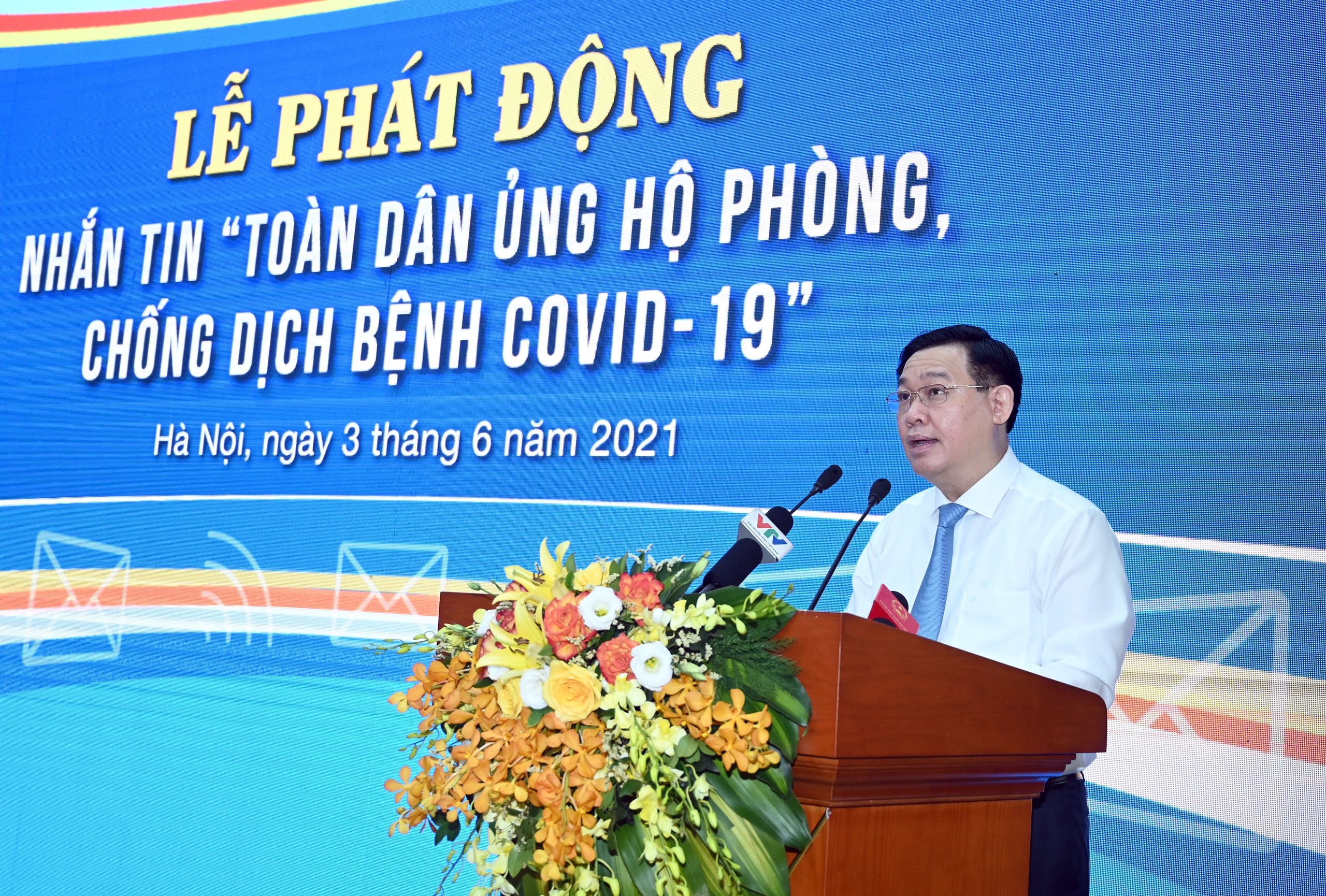 mua vaccine Covid-19 cho cong nhan anh 1