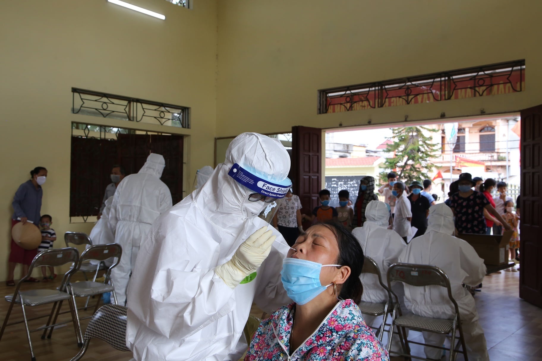 dua cong nhan o Bac Giang ve dia phuong anh 1