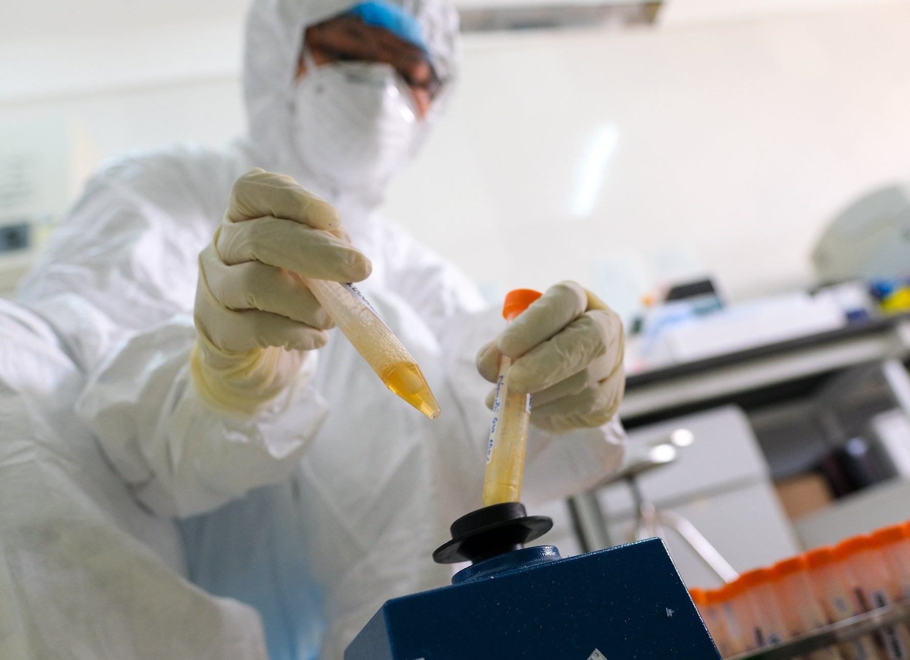 28 can bo y te o Bac Giang nhiem nCoV hinh anh