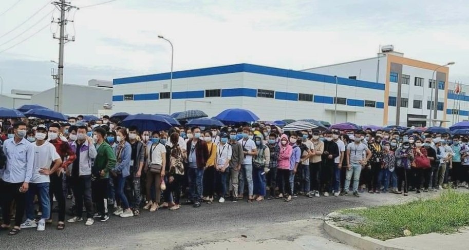 cong nhan do xo di xet nghiem anh 2