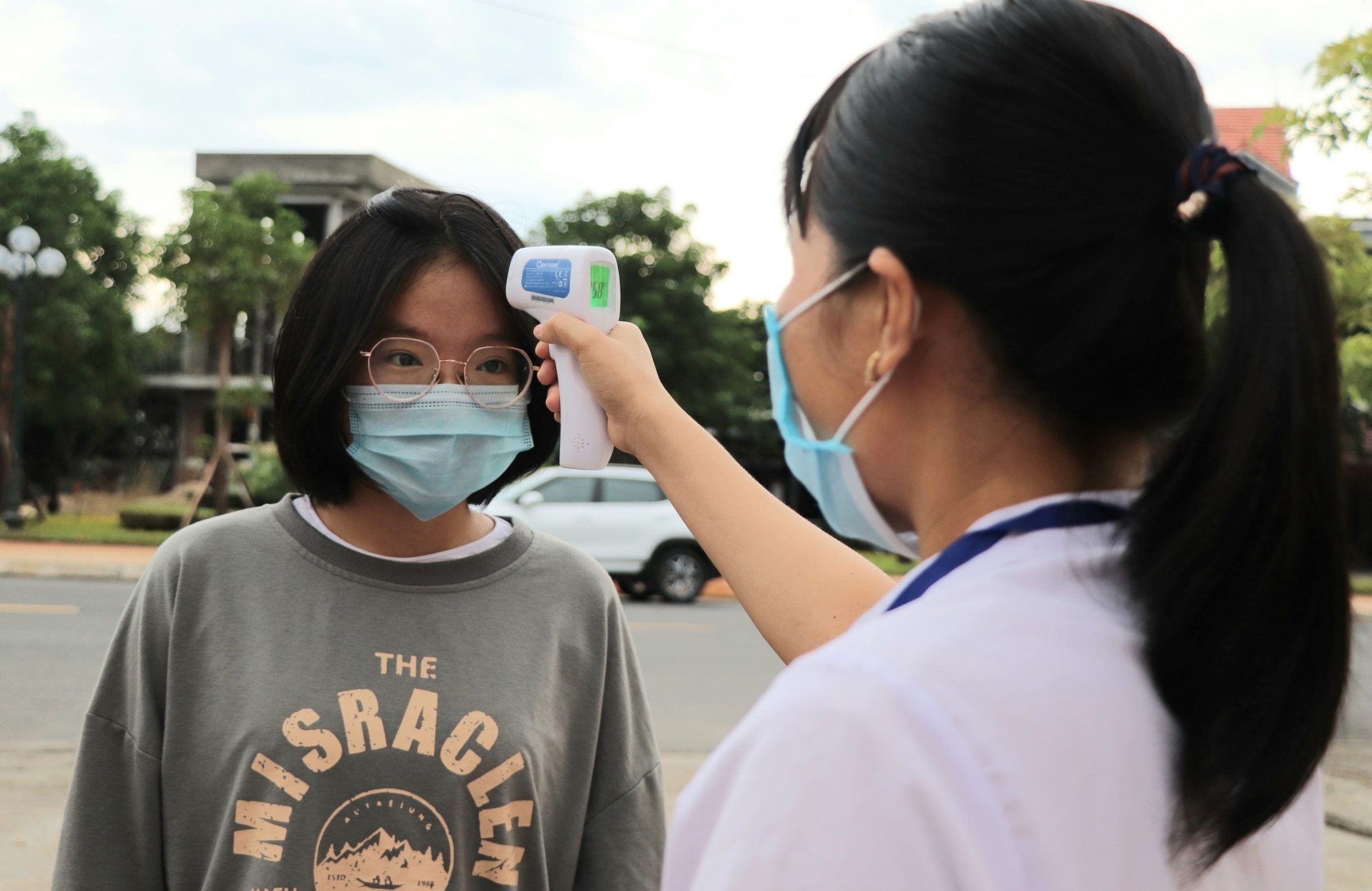 Bac Giang dinh chi can bo sau su co dung diem thi hinh anh