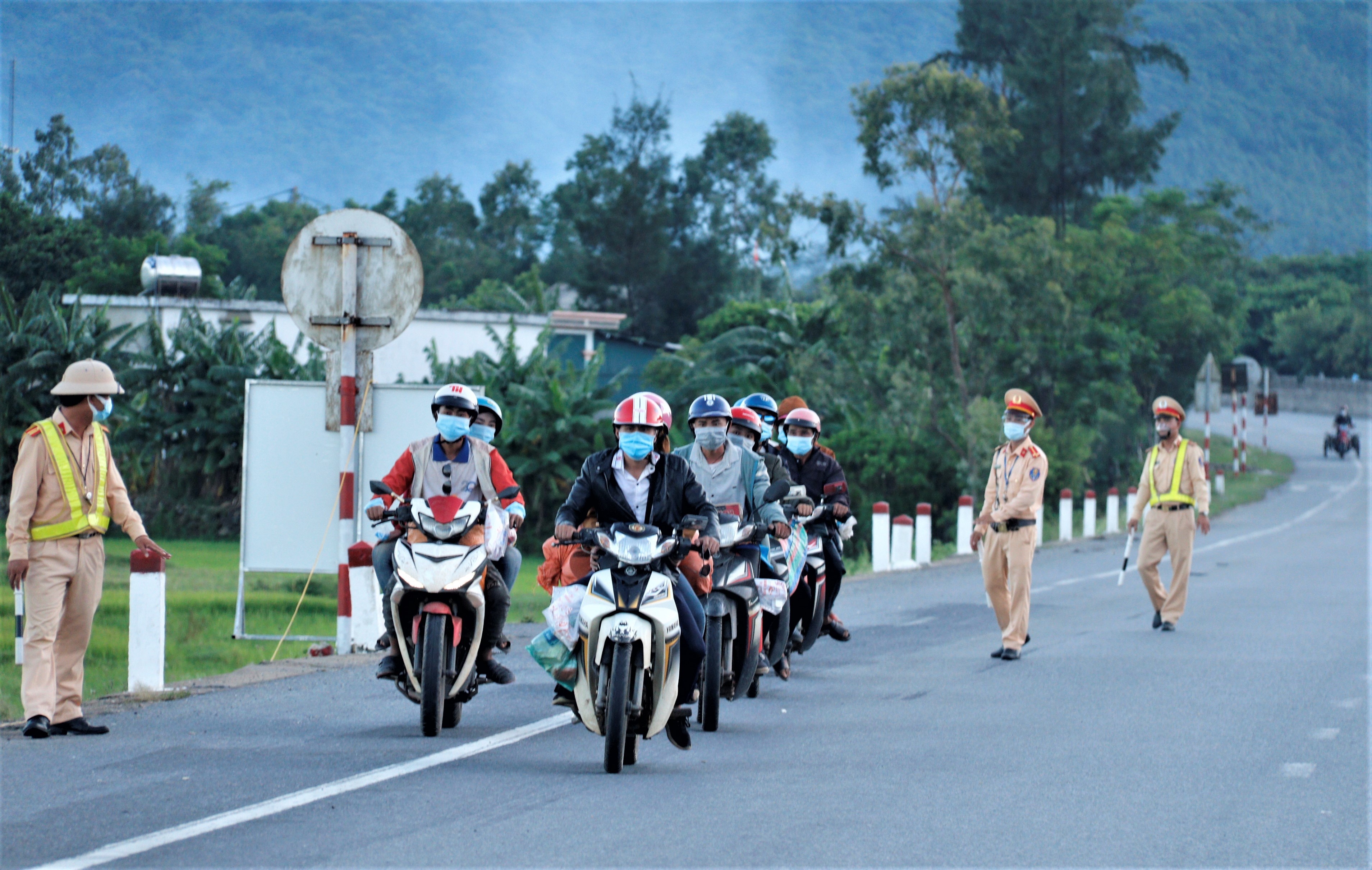 nguoi tu Binh Duong ve Lao Cai nhiem nCoV anh 1