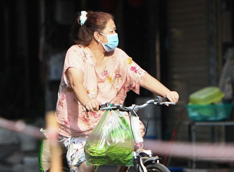 Ha Noi tim nguoi den 2 khu cho co F0 hinh anh