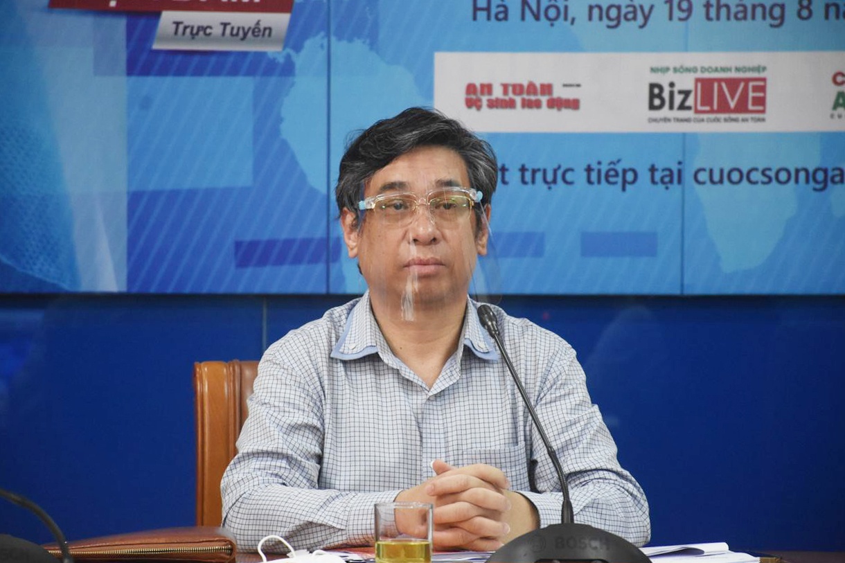 nhan vien y te tuyen dau chong dich anh 5