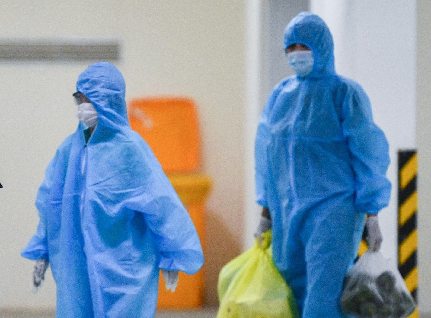 Ho tro 2 trieu dong cho tre em mo coi do dich Covid-19 hinh anh